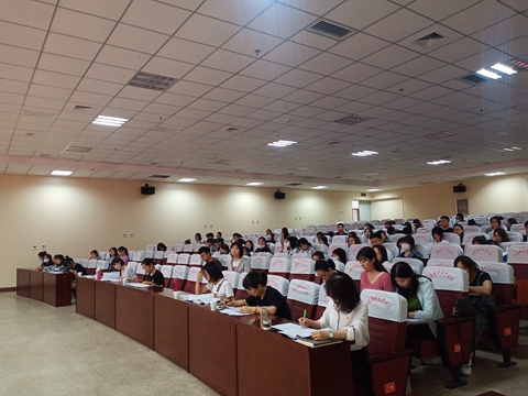食品工程系舉辦“互聯網+”大學生創新創業比賽評審會，激發青年學子創新活力